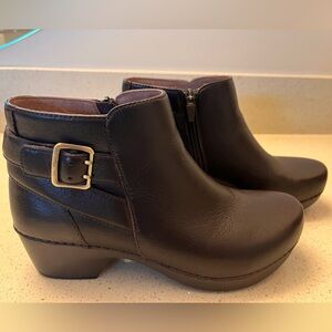 Dansko ankle boots, 39, dark brown, like new